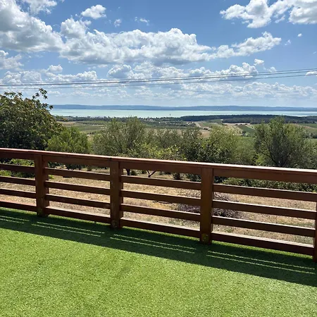 Mona-lak Balaton Panorama Apartment *